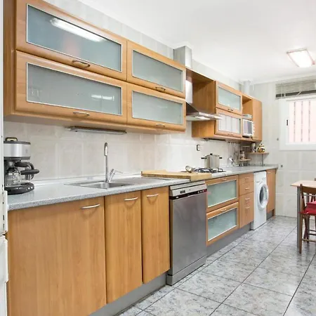 Вилла Sleeps 13 *