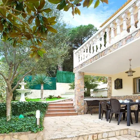 Sleeps 13 *