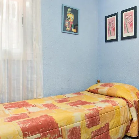 Sleeps 13 Вілла