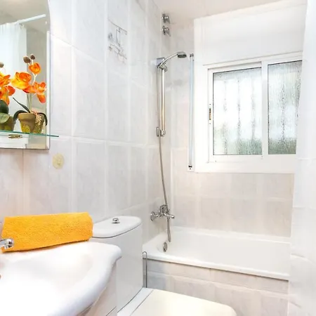 Sleeps 13 *